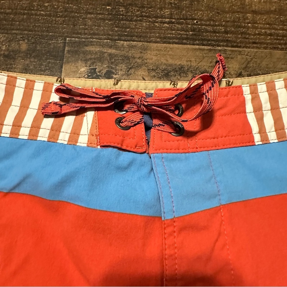 Patagonia Printed Wavefarer Board Shorts - 19" - Picture 4 of 6